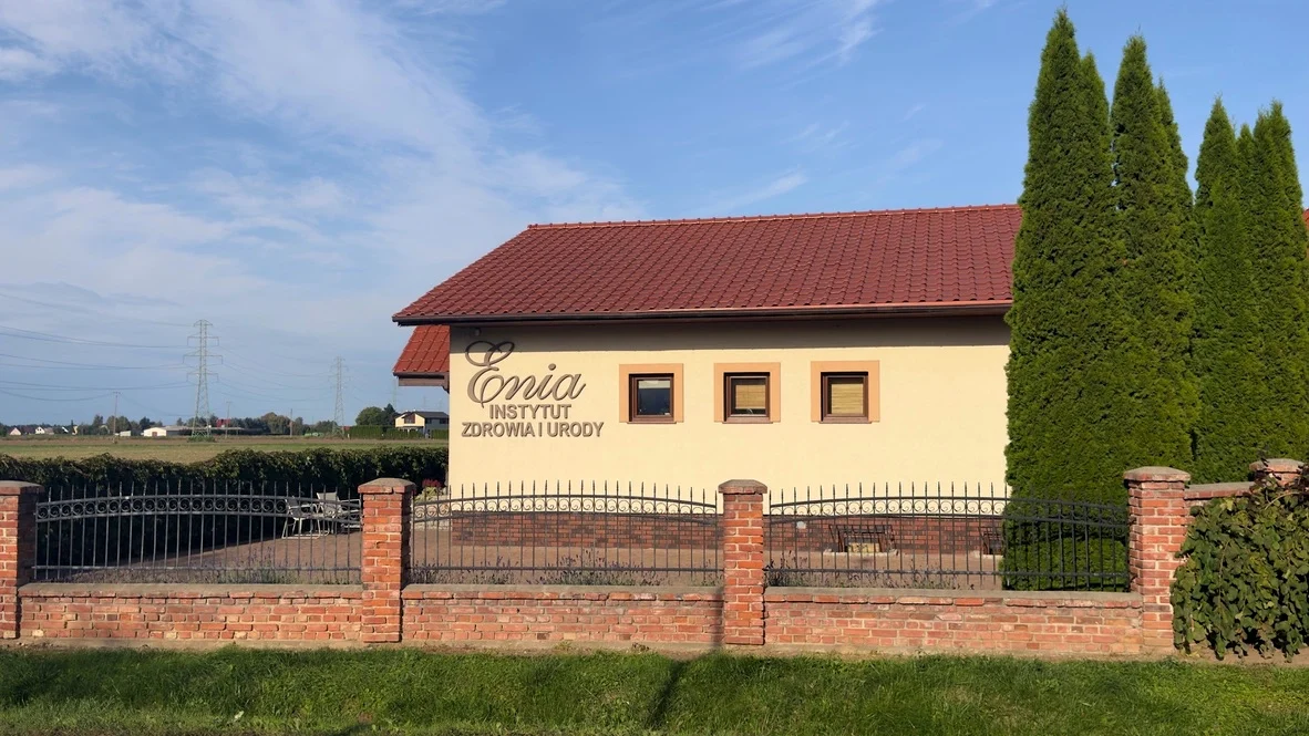 Widok gabinetu z zewnątrz